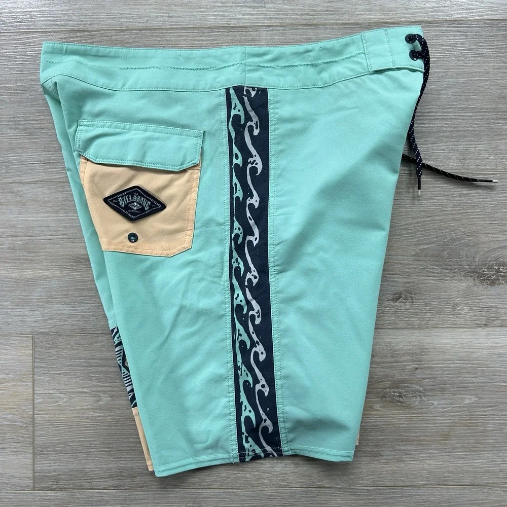 Billabong Men's 32 Burleigh Pro Minty Aqua Aztec BoardShort‎ Surf